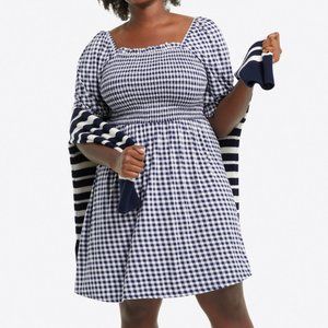 Draper James Dress M Jo Dee in Gingham Nassau Navy Smocked